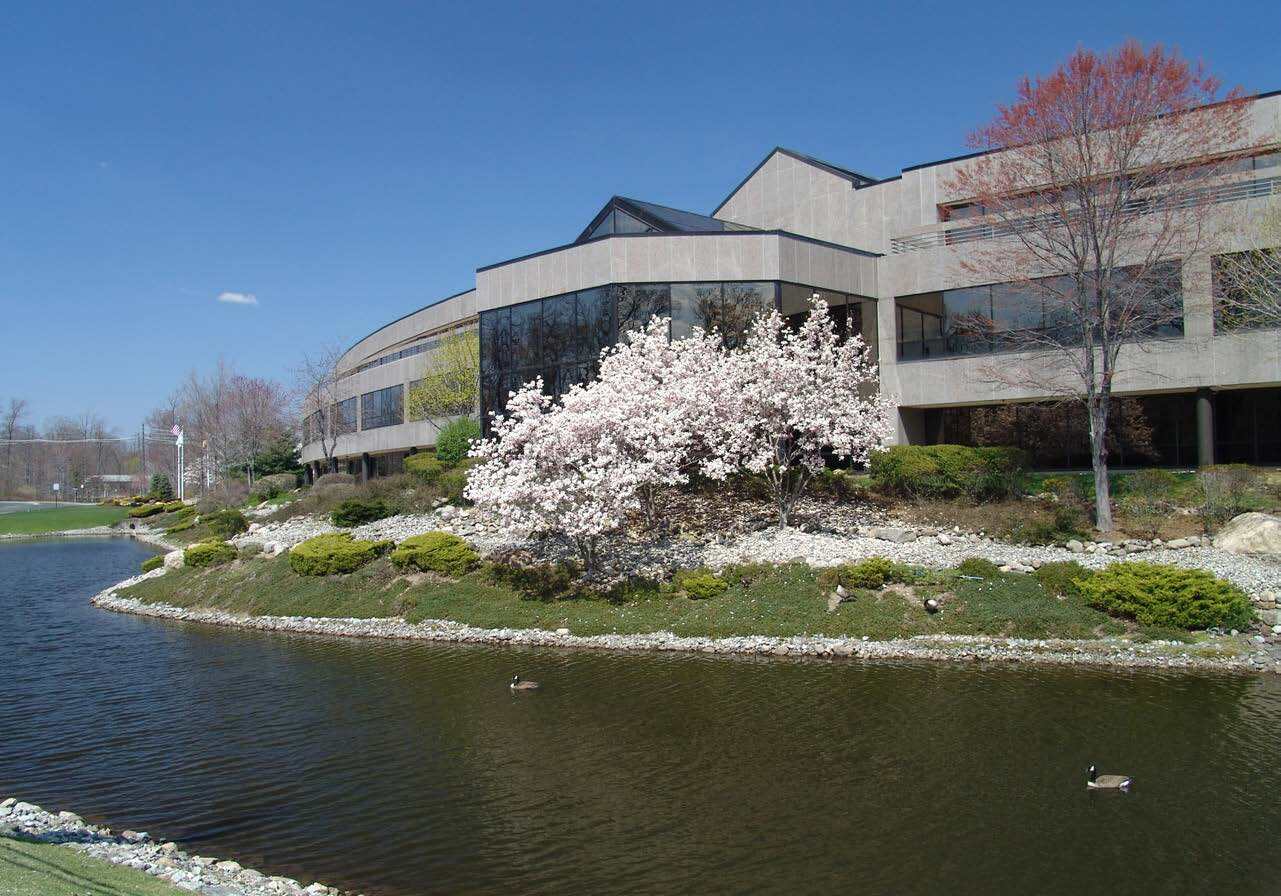 1 Maynard Dr, Park Ridge, NJ à louer Photo du bâtiment- Image 1 de 5