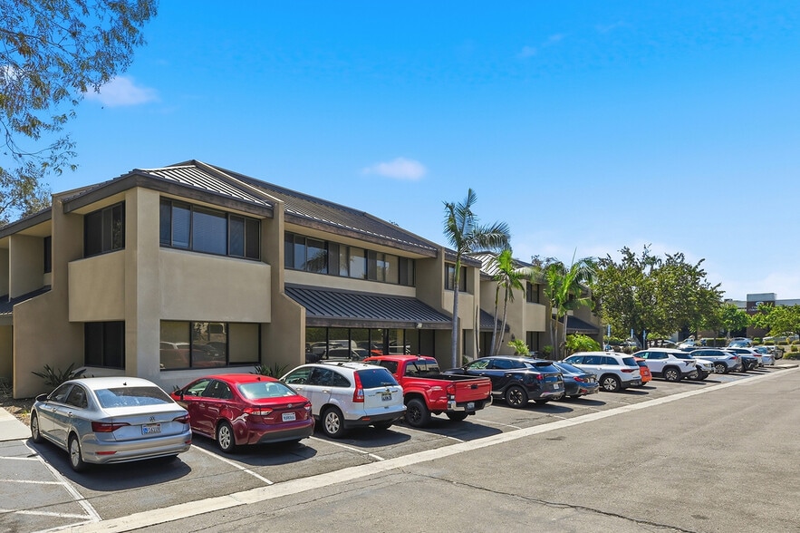 9320 Chesapeake Dr, San Diego, CA à vendre - Photo du bâtiment - Image 3 de 9