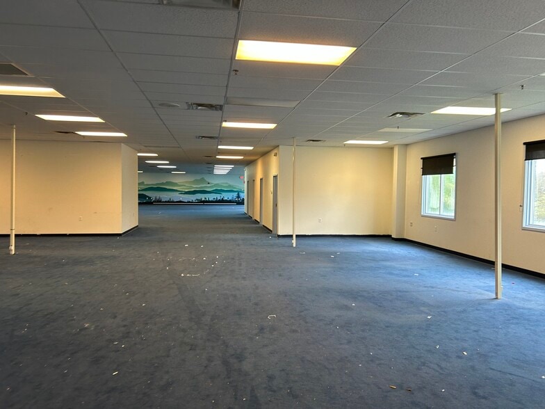 6653 Shelburne rd, Shelburne, VT for lease - Interior Photo - Image 3 of 5