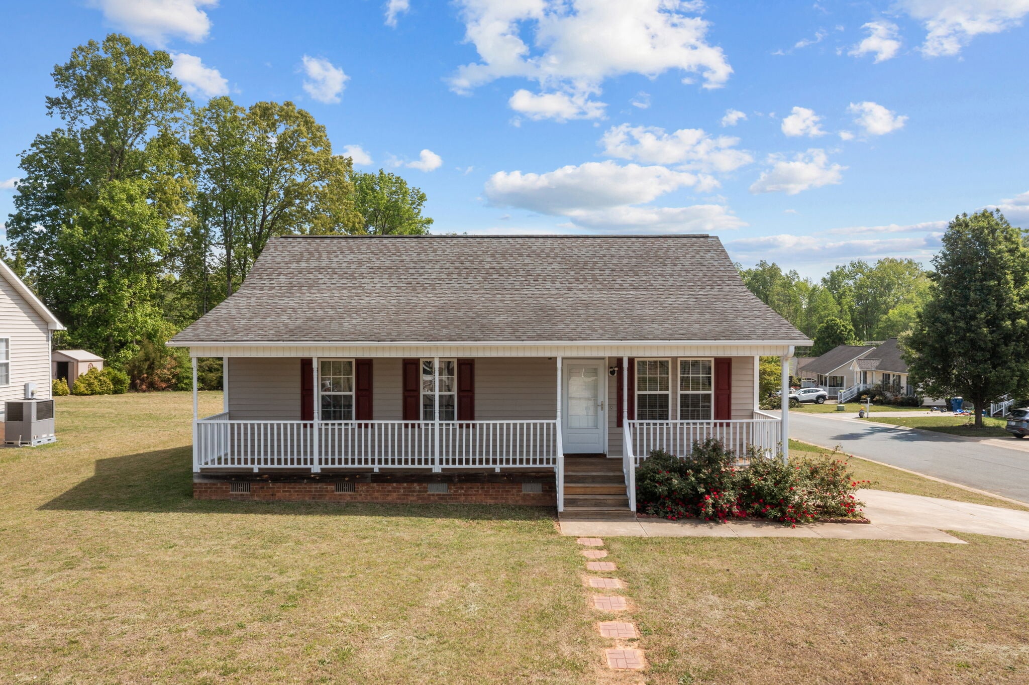 701 Bob Baxter Dr, Elon, NC for sale Primary Photo- Image 1 of 32