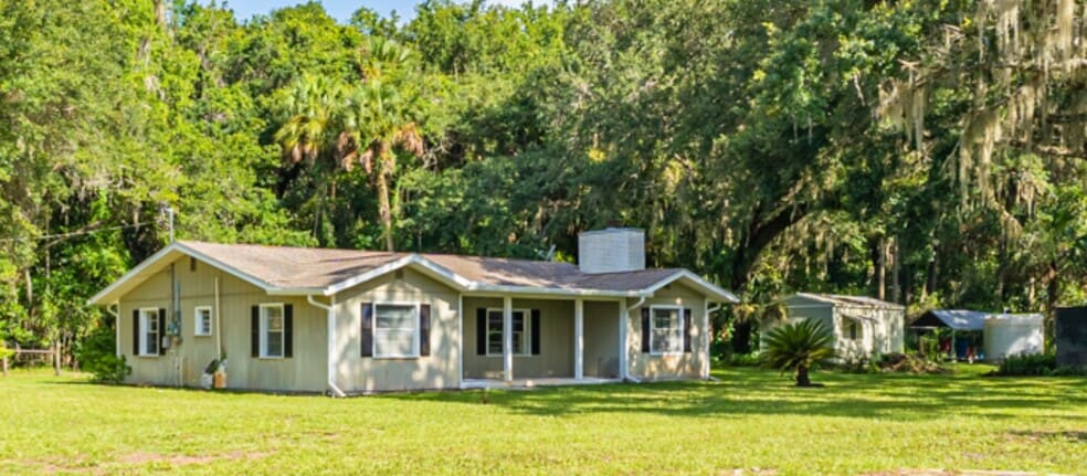 8585 W Miss Maggie Dr, Homosassa, FL for sale - Primary Photo - Image 1 of 4