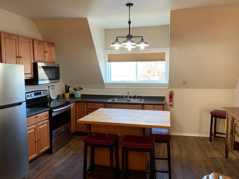 155 Townsend St, Cedarville, CA à vendre - Photo intérieure - Image 2 de 60