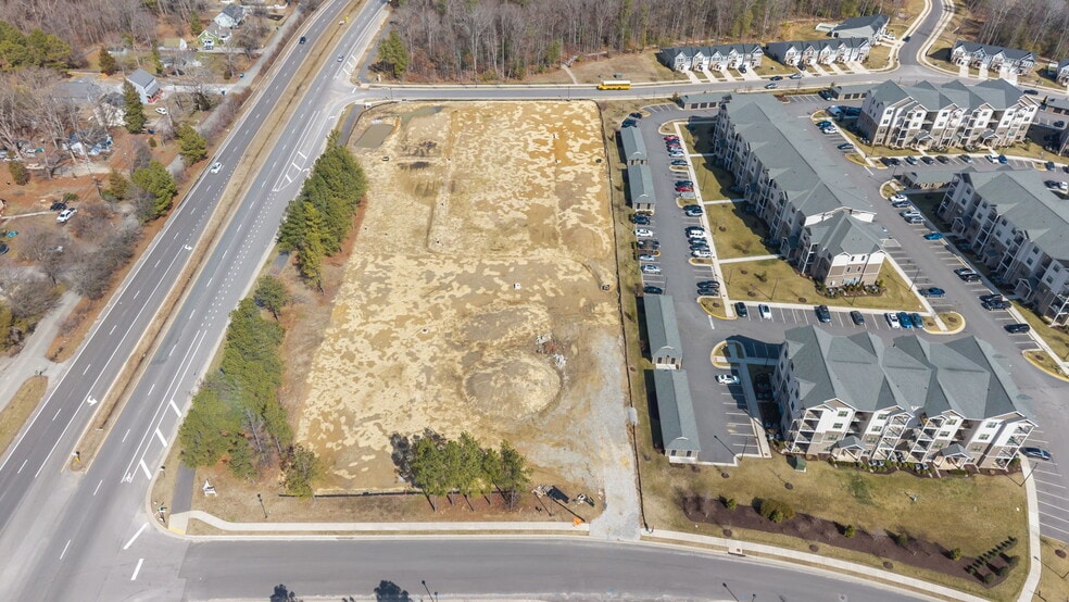 6052 Austin Wood Drive, Richmond, VA for sale - Building Photo - Image 2 of 15