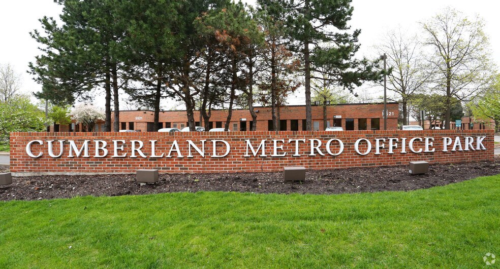 5519 N Cumberland Ave, Chicago, IL for sale - Building Photo - Image 2 of 8