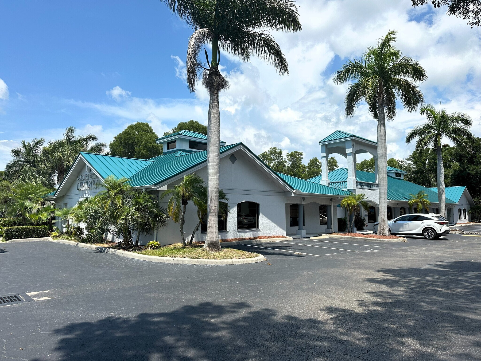 12840 Tamiami Trl N, Naples, FL à vendre Photo du bâtiment- Image 1 de 1