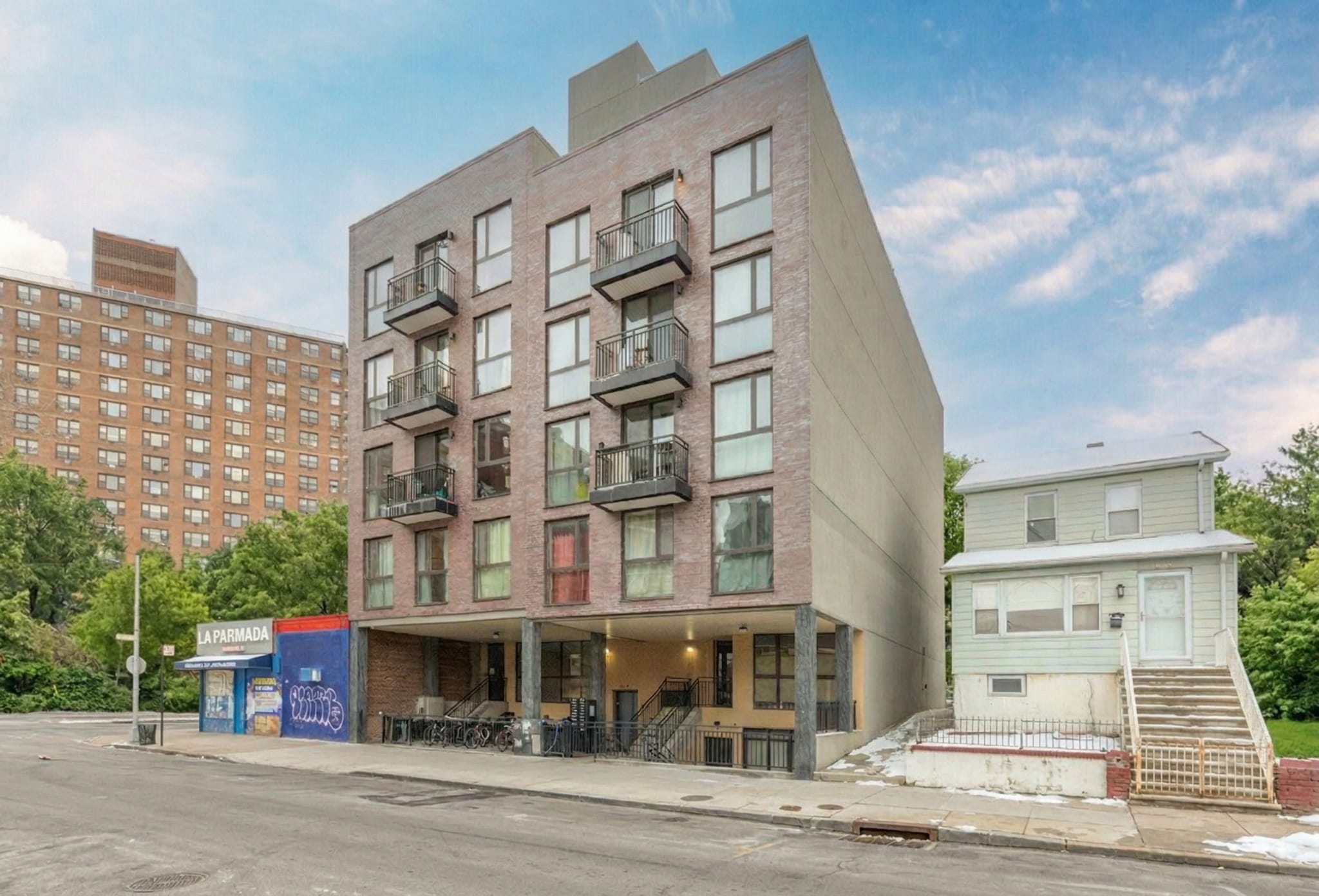 5544 97th Pl, Corona, NY for sale Primary Photo- Image 1 of 10
