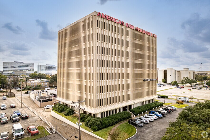 4669 Southwest Fwy, Houston, TX à louer - Photo du bâtiment - Image 3 de 12