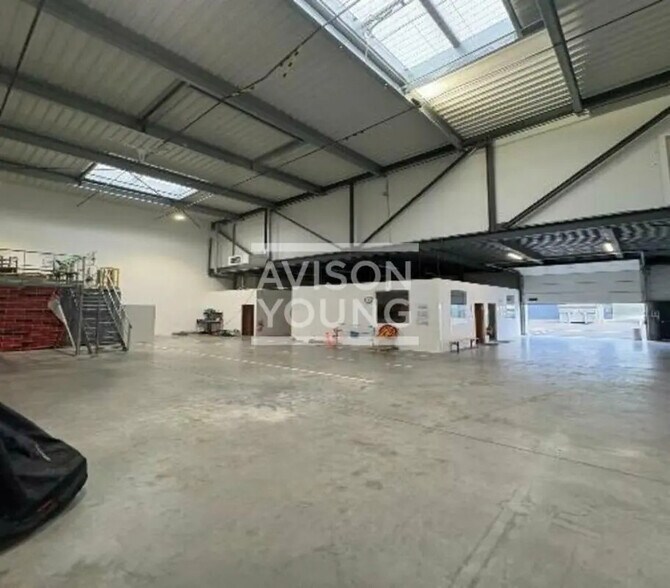 Flex dans Villeneuve-la-Garenne à louer - Photo du bâtiment - Image 3 de 6