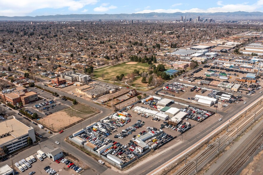 7070 Smith Rd, Denver, CO à vendre - Photo du bâtiment - Image 1 de 1