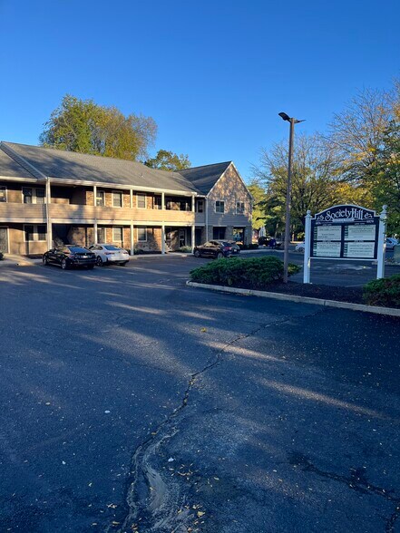 1874 E Marlton Pike, Cherry Hill, NJ à louer - Photo du bâtiment - Image 3 de 4