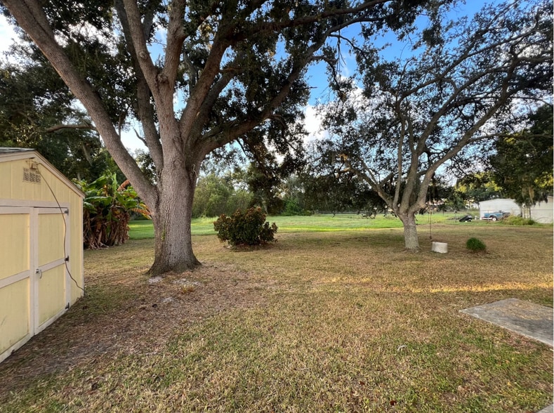 9013 Symmes Rd, Gibsonton, FL à vendre - Photo du bâtiment - Image 3 de 8