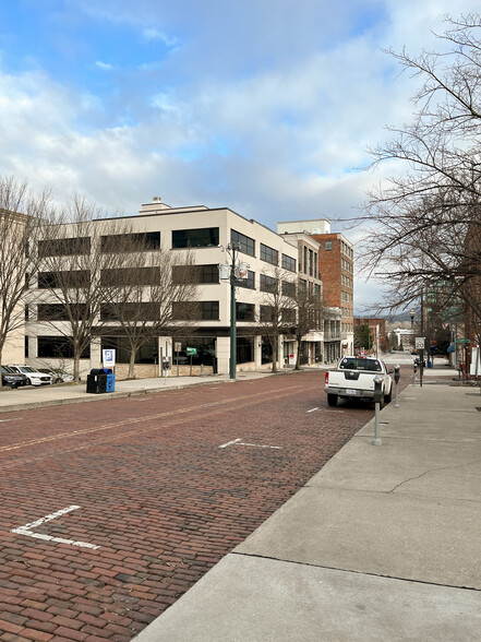 11 N Market St, Asheville, NC for sale - Building Photo - Image 1 of 7