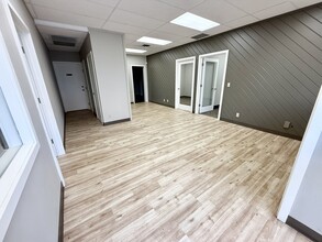 755 NE 3rd St, Bend, OR à louer Photo intérieure- Image 2 de 8