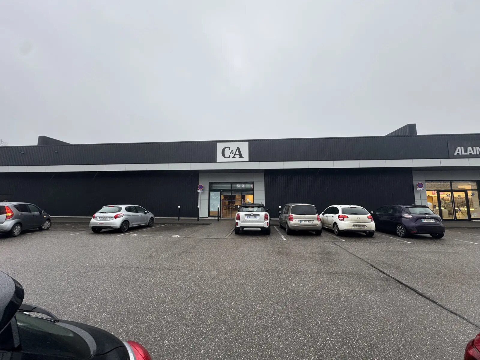 Retail in Schweighouse-sur-Moder for lease Primary Photo- Image 1 of 5