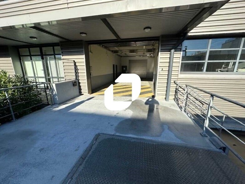 Flex in Bezons for lease - Lobby - Image 3 of 10