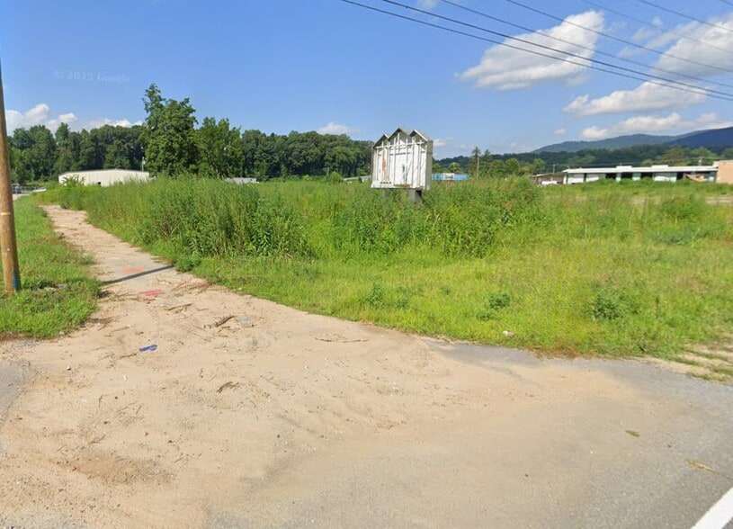 510 Swannanoa River Rd, Asheville, NC for sale - Building Photo - Image 2 of 3