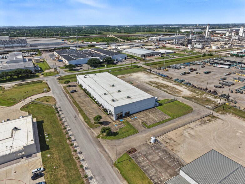 10845 Strang Rd, La Porte, TX à louer - Photo du bâtiment - Image 1 de 41