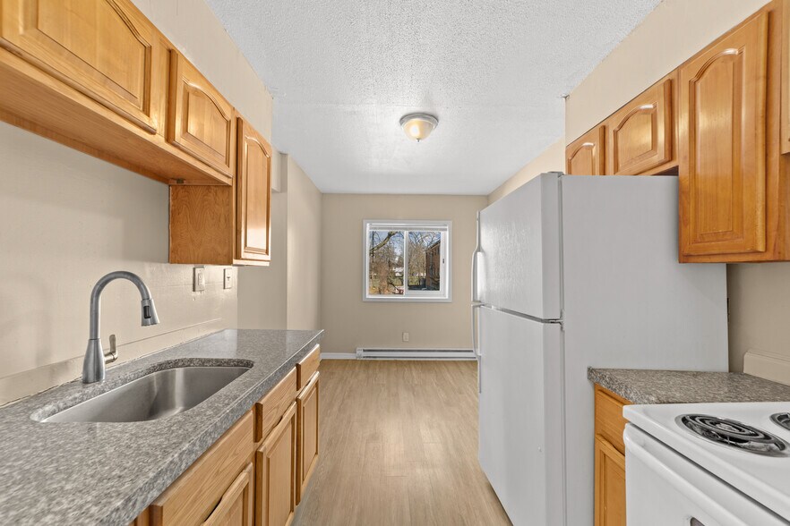 14520 Milverton Rd, Cleveland, OH à vendre - Photo du bâtiment - Image 2 de 31