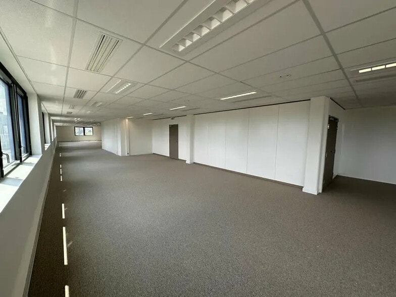 Office in Strasbourg for lease - Interior Photo - Image 2 of 6