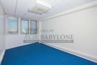 Office in Neuilly-sur-Seine for lease Interior Photo- Image 2 of 3