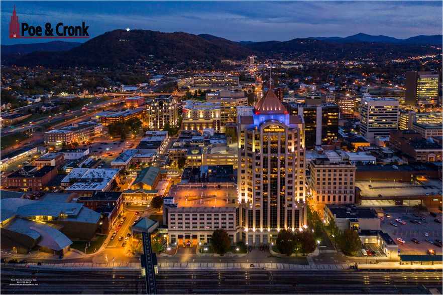 10 S Jefferson St, Roanoke, VA à louer - Photo du bâtiment - Image 3 de 6