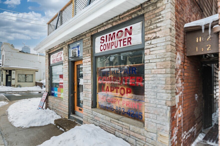 1160 Dufferin St, Toronto, ON à vendre - Photo du bâtiment - Image 2 de 26