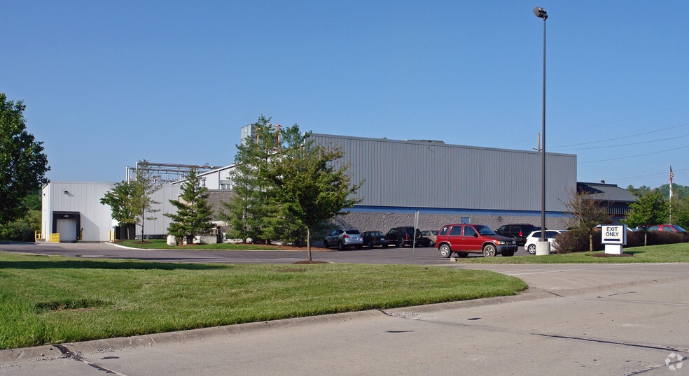 2009 Rolling Hills Dr, Fort Mitchell, KY à vendre - Photo du bâtiment - Image 2 de 2