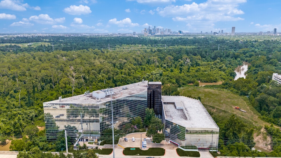 1001 West Loop South, Houston, TX for lease - Building Photo - Image 1 of 13