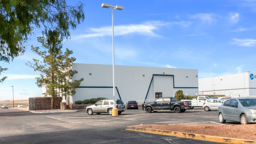 13 Founders Blvd, El Paso, TX for sale - Building Photo - Image 2 of 4