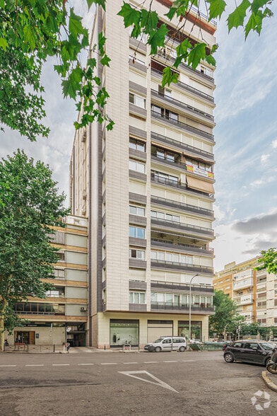 Paseo de la Habana, 15, Madrid, Madrid à louer - Photo du bâtiment - Image 3 de 3