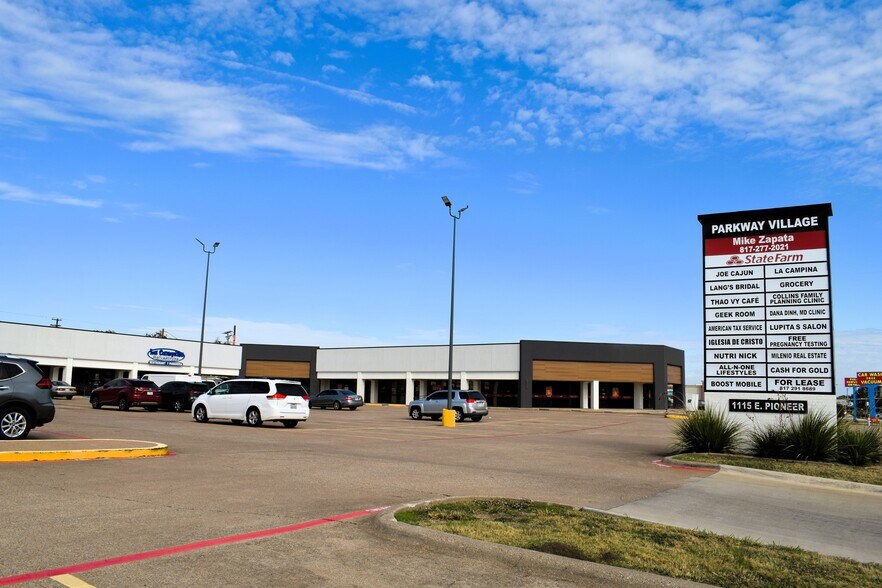 1115 E Pioneer Pky, Arlington, TX à louer - Photo du bâtiment - Image 2 de 5