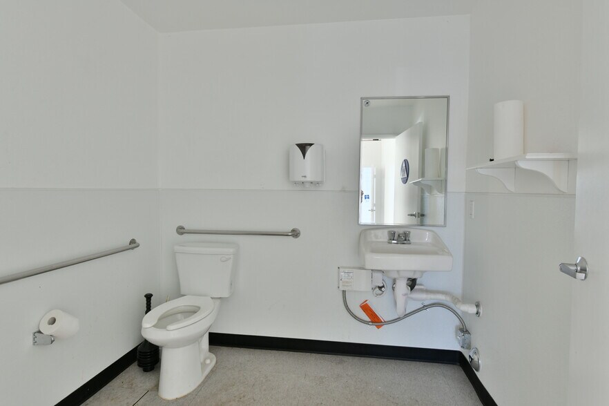 1859-1861 Lomita Blvd, Lomita, CA à louer - Photo du bâtiment - Image 3 de 9