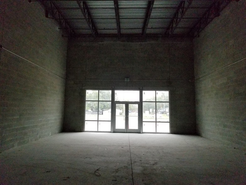 9310 Ulmerton Rd, Largo, FL for sale - Building Photo - Image 2 of 6