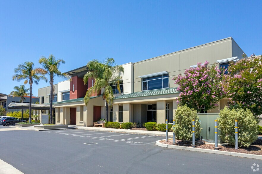 689 Tank Farm Rd, San Luis Obispo, CA à vendre - Photo du bâtiment - Image 3 de 12