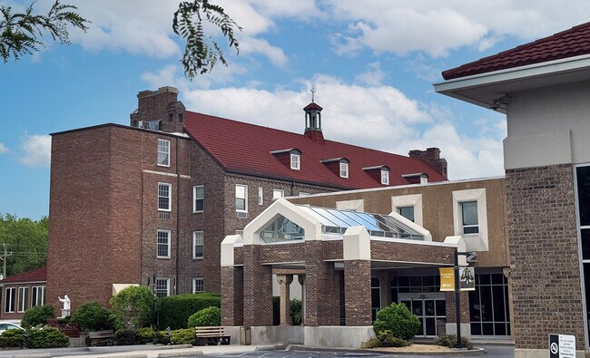 Plus de détails pour 321 Mitchell Ave, Batesville, IN - Soins de santé à vendre