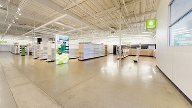 5533-5549 Philadelphia St, Chino, CA à louer Numérisation 3D de Matterport- Image 1 de 15