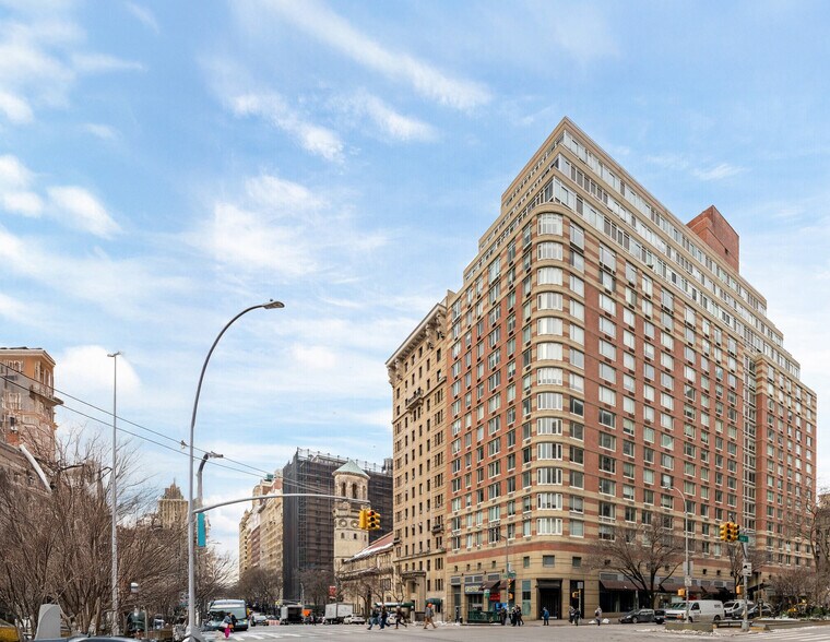 2373 Broadway, New York, NY for lease - Building Photo - Image 2 of 3