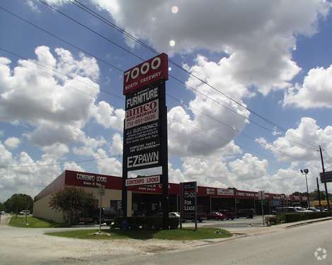 7000 North Fwy, Houston, TX for lease - Building Photo - Image 3 of 10