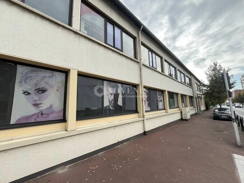 Bureau dans Joinville-le-Pont à louer - Photo du bâtiment - Image 1 de 5