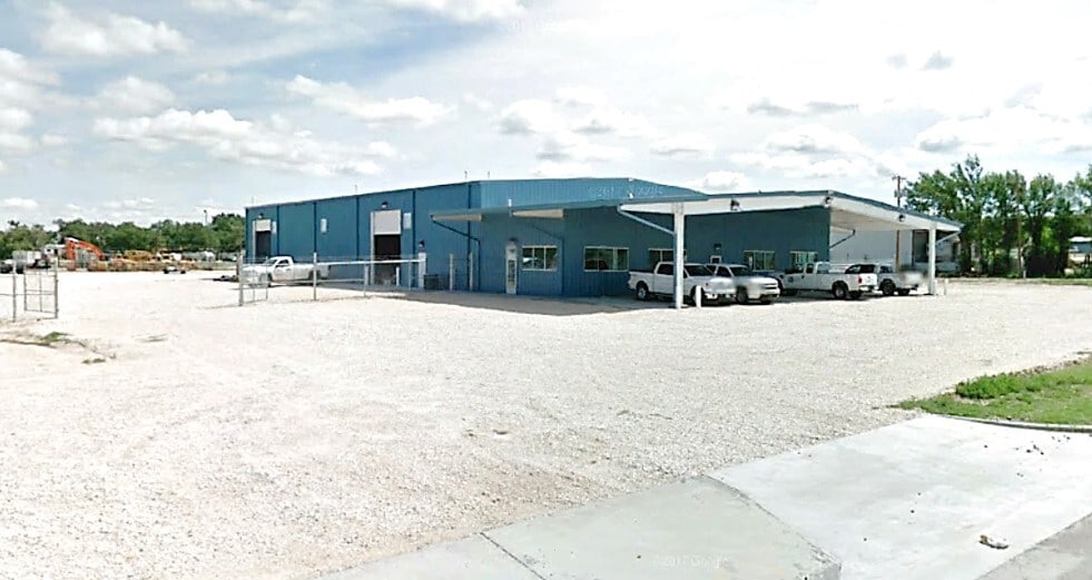 1010 Mobeetie St, Canadian, TX for lease - Building Photo - Image 1 of 14