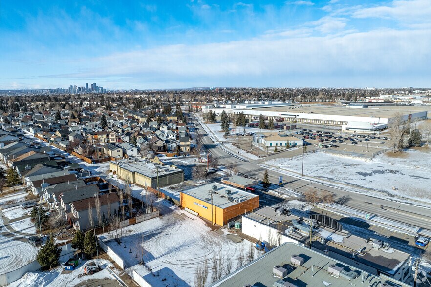 440 Erin Woods Dr SE, Calgary, AB for sale - Aerial - Image 3 of 3
