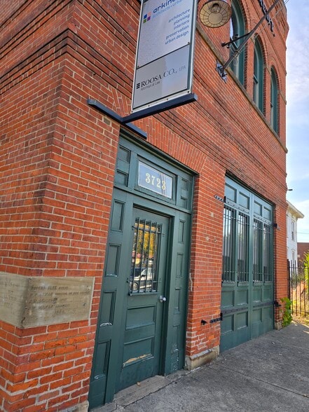 3723 Pearl Rd, Cleveland, OH for lease - Building Photo - Image 3 of 19