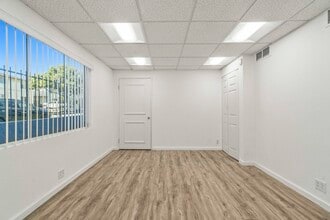 1436 S La Cienega Blvd, Los Angeles, CA for lease Interior Photo- Image 2 of 4