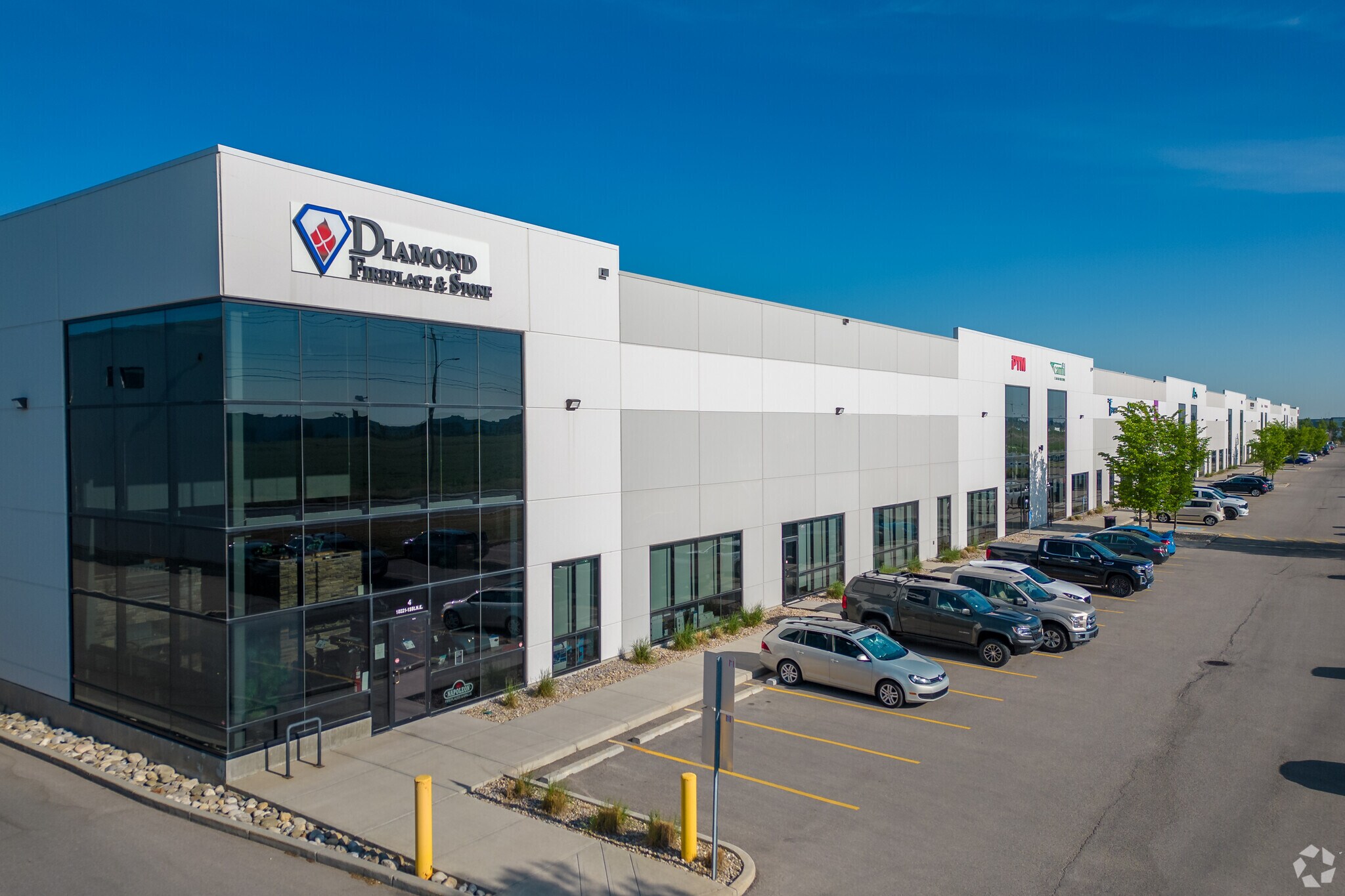 10221 15th St NE, Calgary, AB for sale Primary Photo- Image 1 of 1