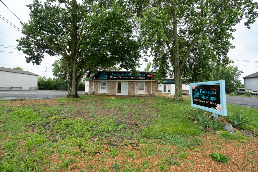 8135 E 30th St, Indianapolis, IN à louer - Photo du bâtiment - Image 3 de 19