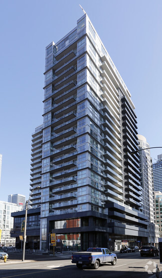 Plus de détails pour 352 Front St W, Toronto, ON - Multi-résidentiel à vendre