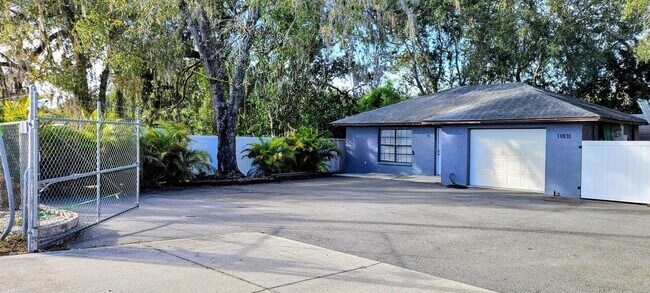 Plus de détails pour 11831 State Road 52, Hudson, FL - Bureau à vendre