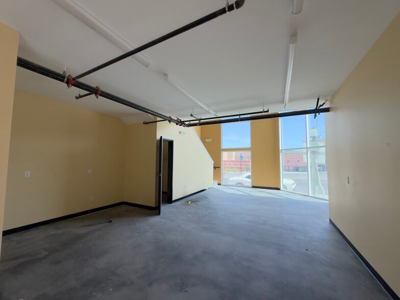 4965 Imperial Ave, San Diego, CA à louer - Photo intérieure - Image 2 de 11