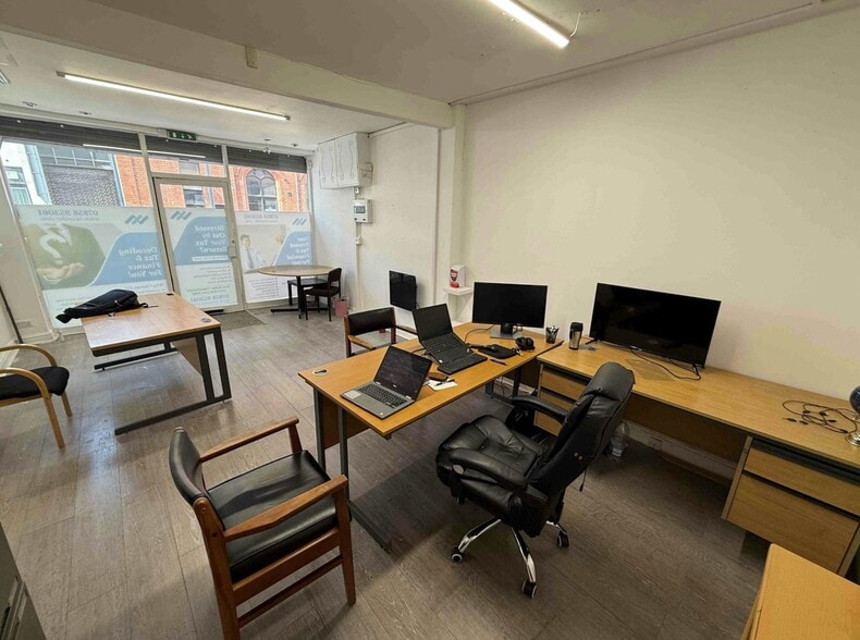 54 Marsh Street South, Stoke On Trent for sale - Interior Photo - Image 3 of 11