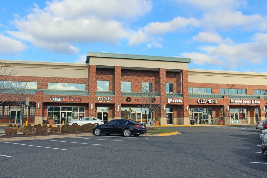 10201 Martin Luther King Jr Hwy, Bowie, MD à louer - Photo du bâtiment - Image 3 de 4